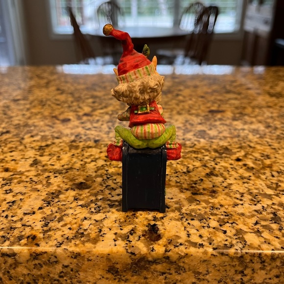 Enesco 1992 Sandi Zimnicki Ollie Mailbox Elf Vintage Village Figure in Box - Picture 4 of 9